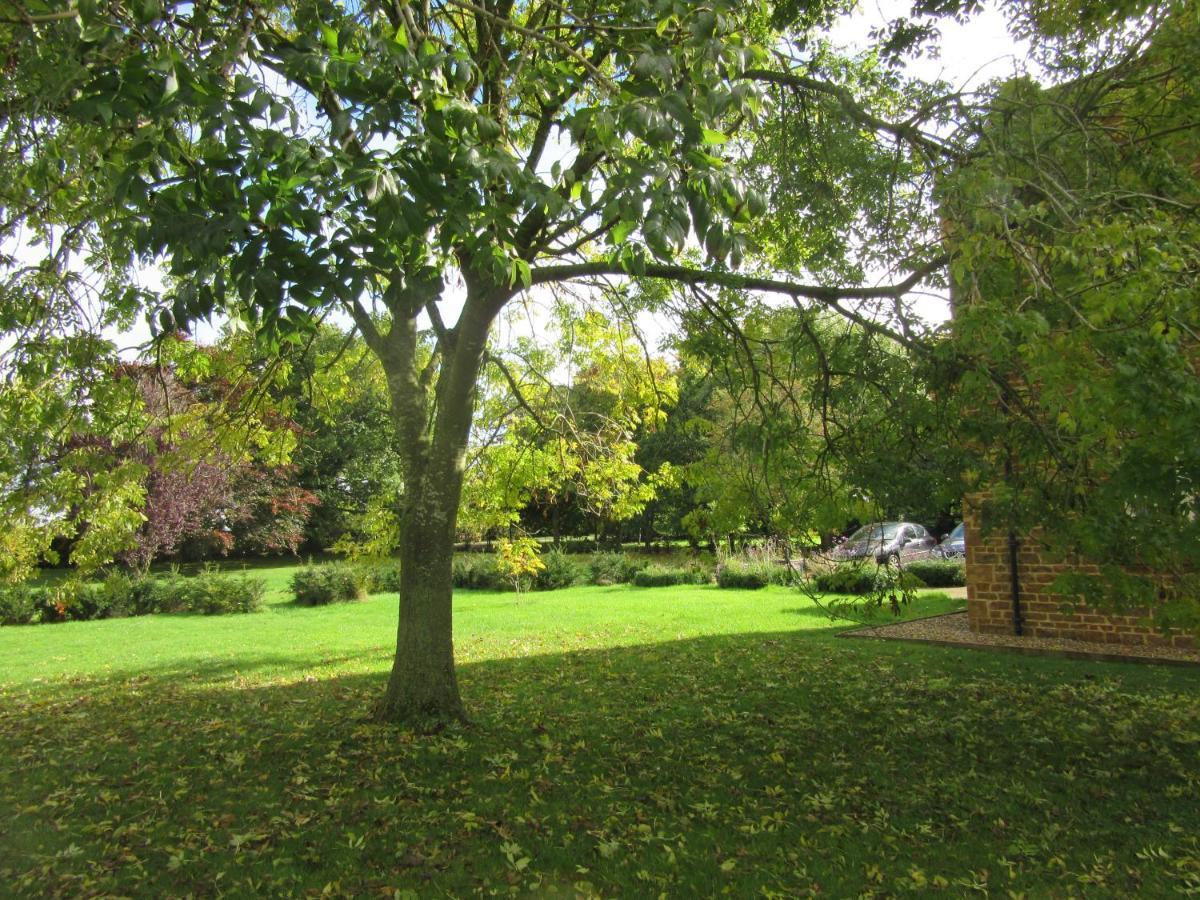 Moreton Pinkney Weston Hill Farm Bed & Breakfast エクステリア 写真