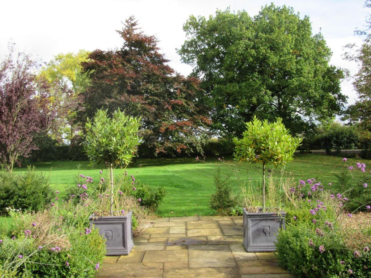 Moreton Pinkney Weston Hill Farm Bed & Breakfast エクステリア 写真